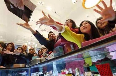 吃奶叉机无卡顿中国人依然爱赴日旅游 消费已由爆买转向网购